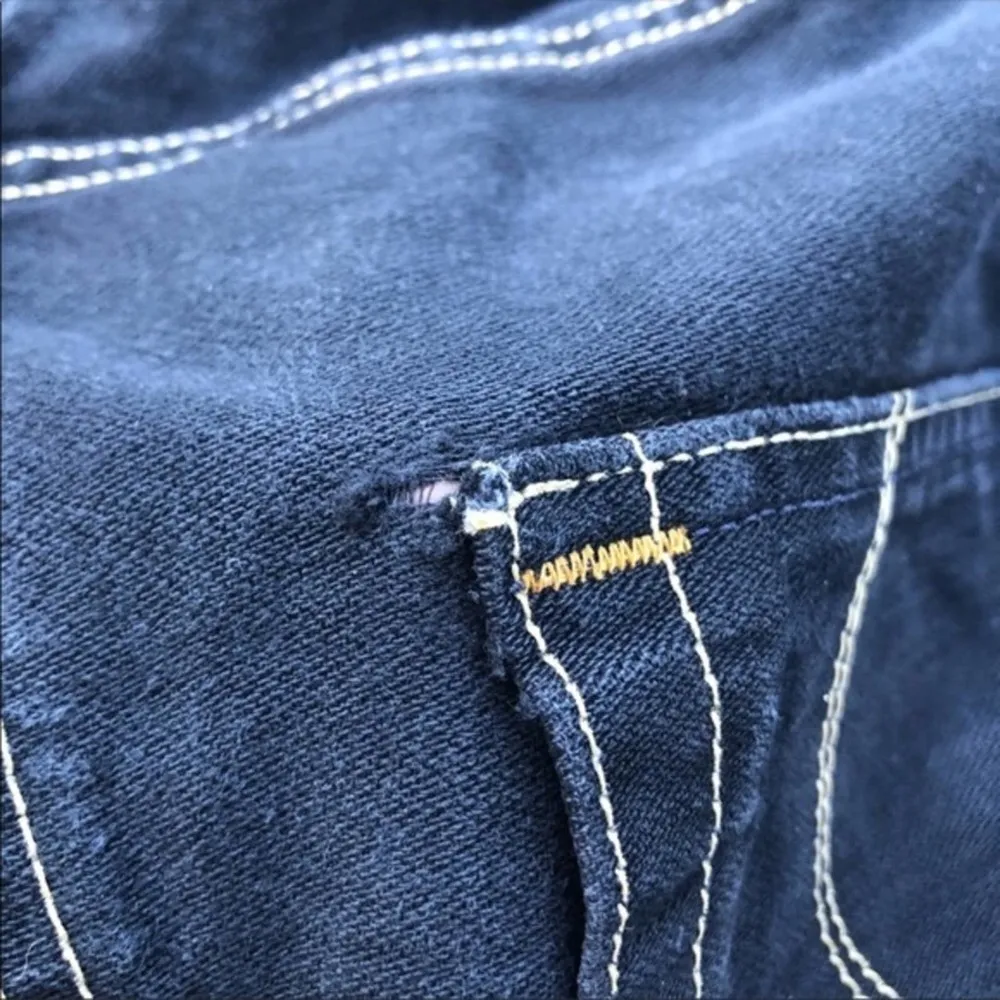 Levi’s Silver Tab Distressed High Waist Cut Off Jean Shorts Sz 31 - Image 6