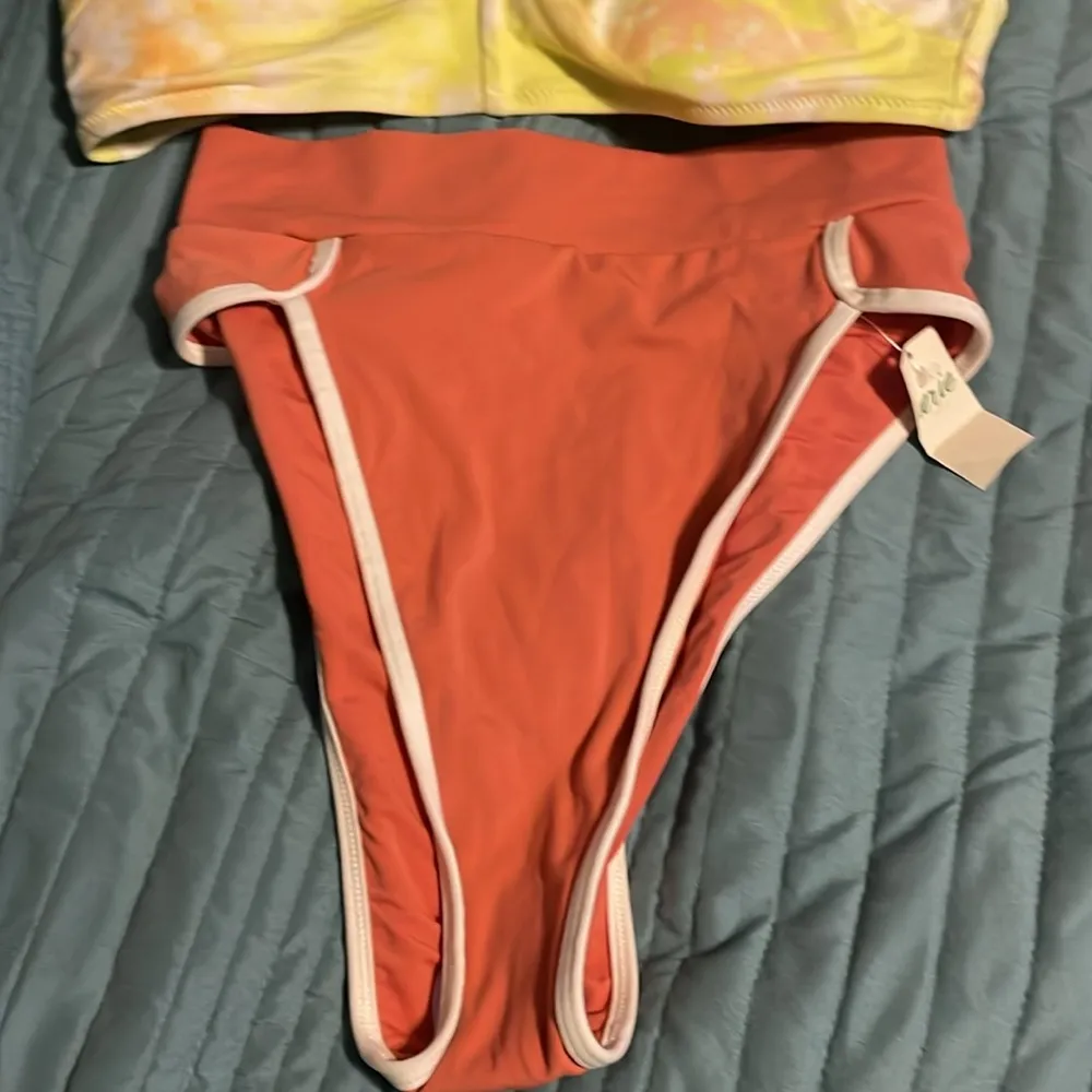 NWT Aerie Bikini High Rise Bottoms and Yellow Halter Top Size Small Beach Swim - Image 2