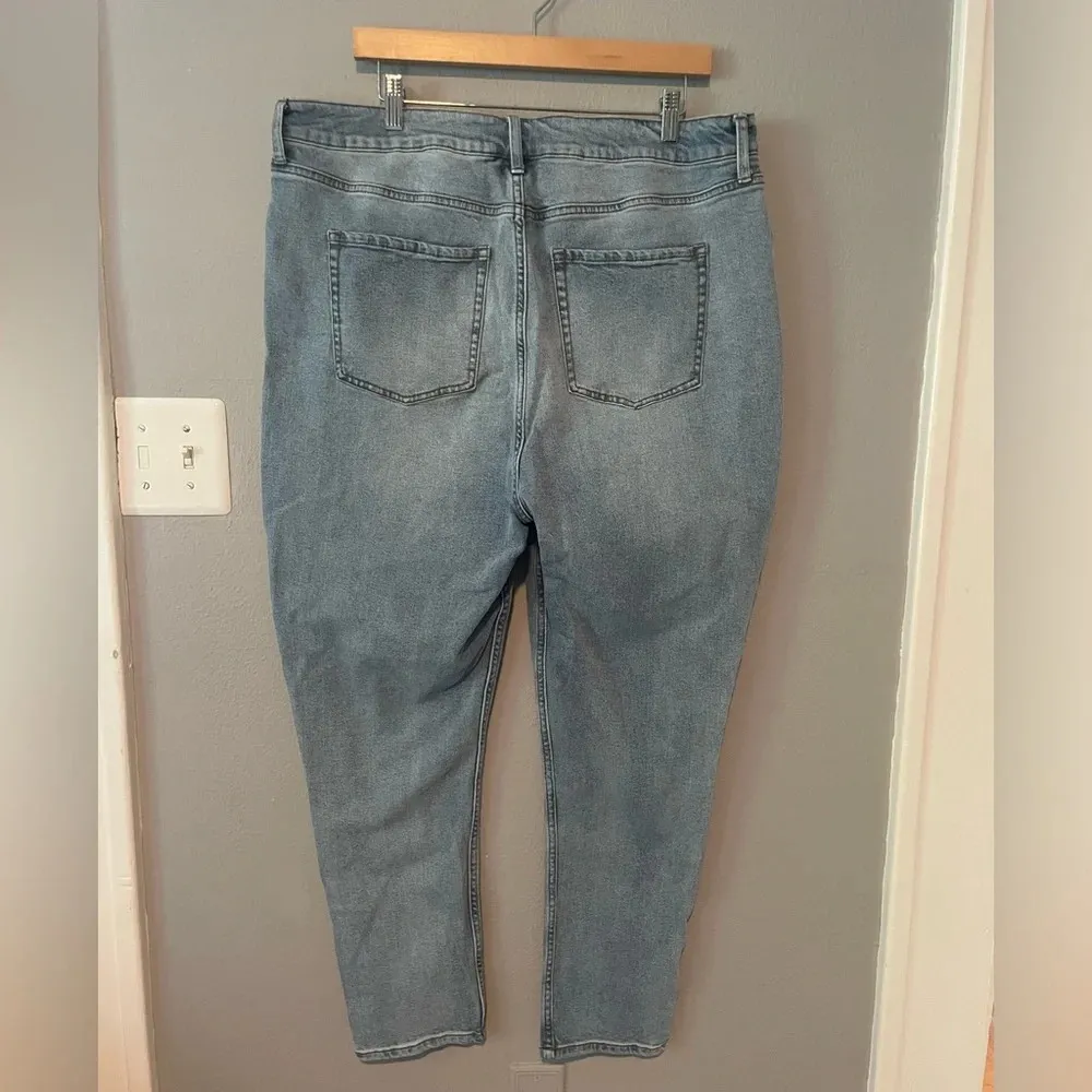 Sanrio Keroppi Character High Rise Mom Jeans- Light Wash size 16‎ - Image 4