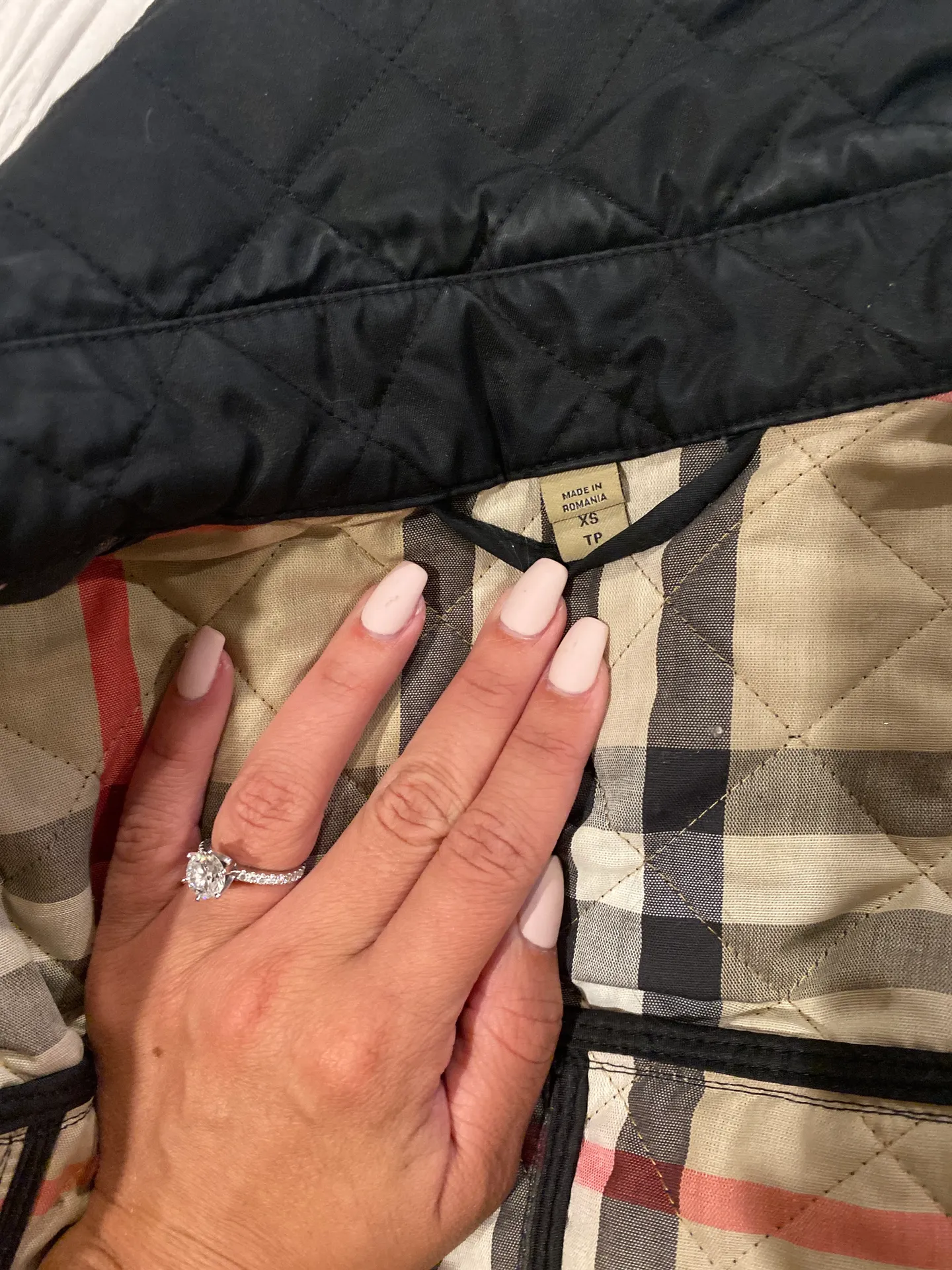 Burberry Classic Quilted Jacket - Image 4