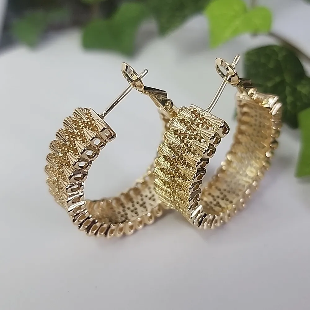 Chunky Gold Textured Wide Hoop Earrings - Image 3