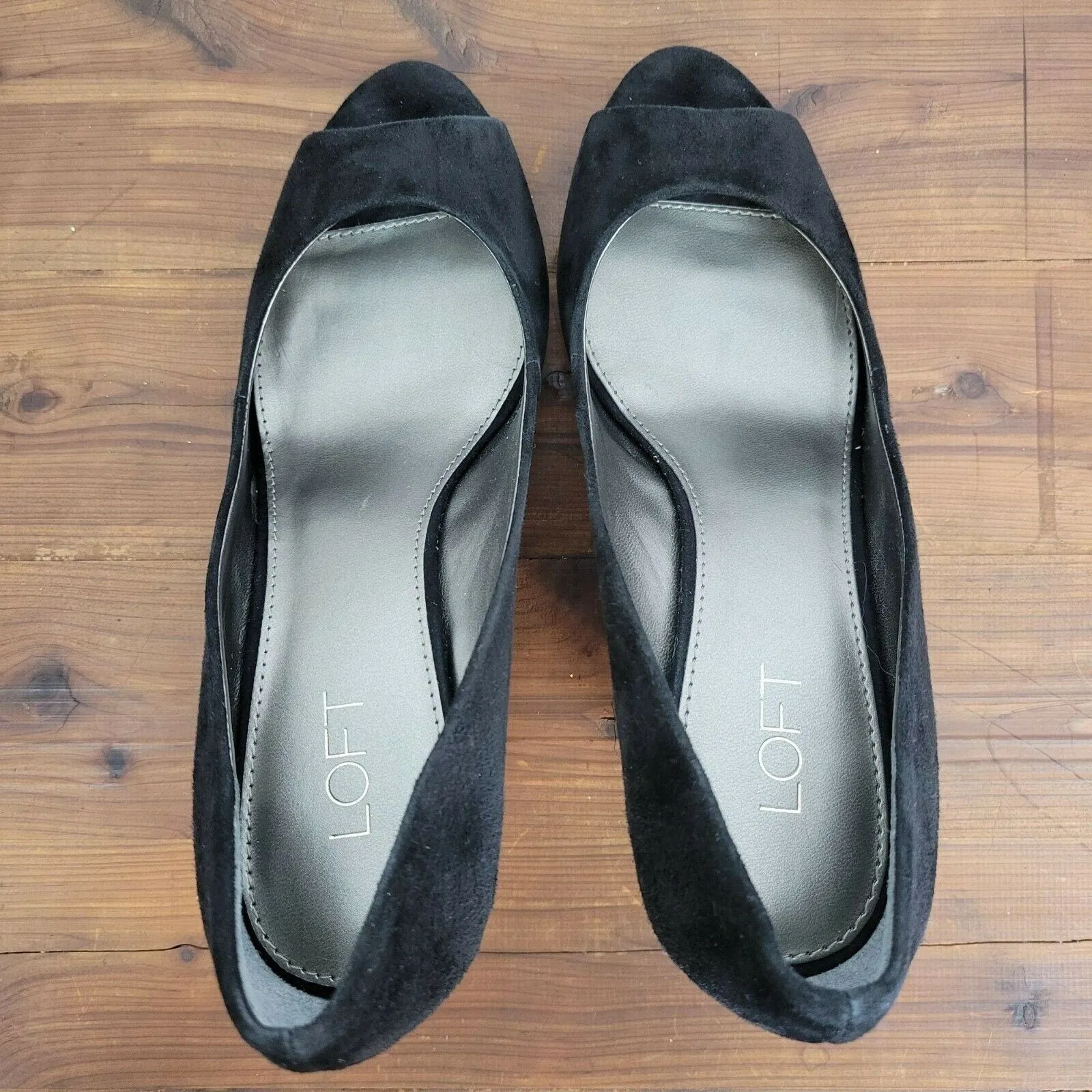 Loft Womens Shoes Size 8M Black Leather Slip-On Peep Toes Velvet Wedge Heels - Image 2