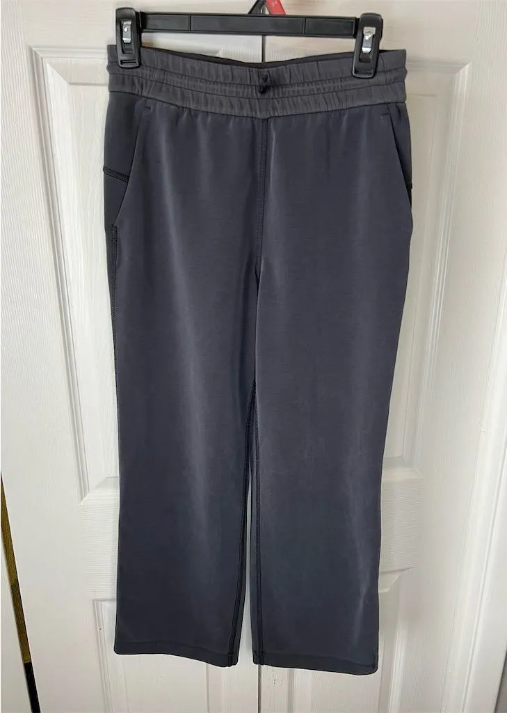 Lululemon Women's Size 4 Black High rise Softstreme straight leg crop - Image 1