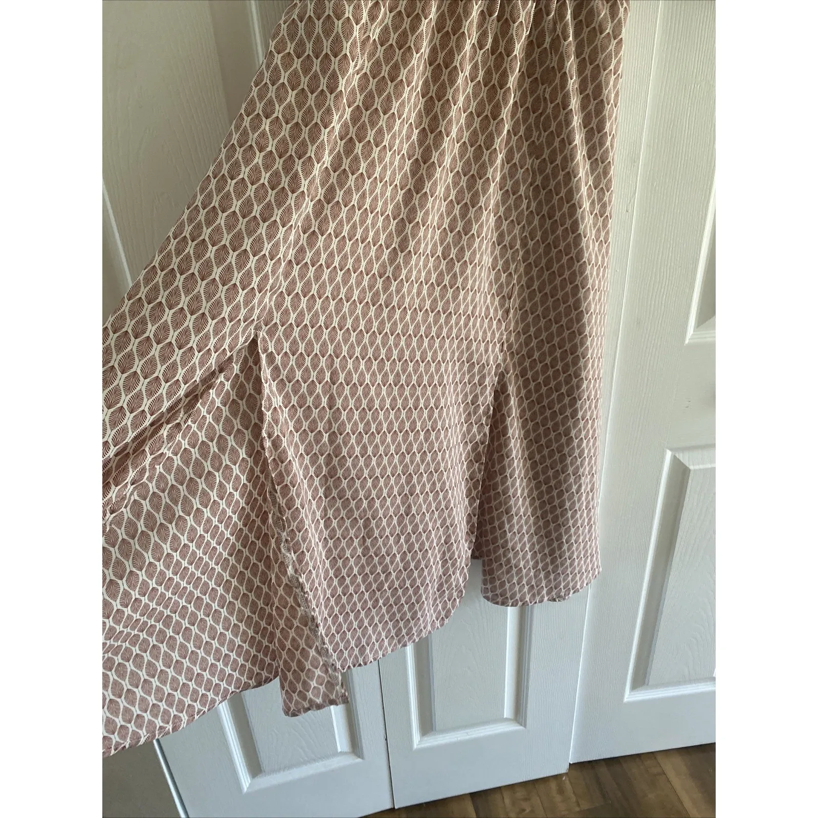 AndTheWhy Deep V Neck Leaf Pattern Maxi Dress‎ Medium Smocked Waist Retro Trad - Image 6