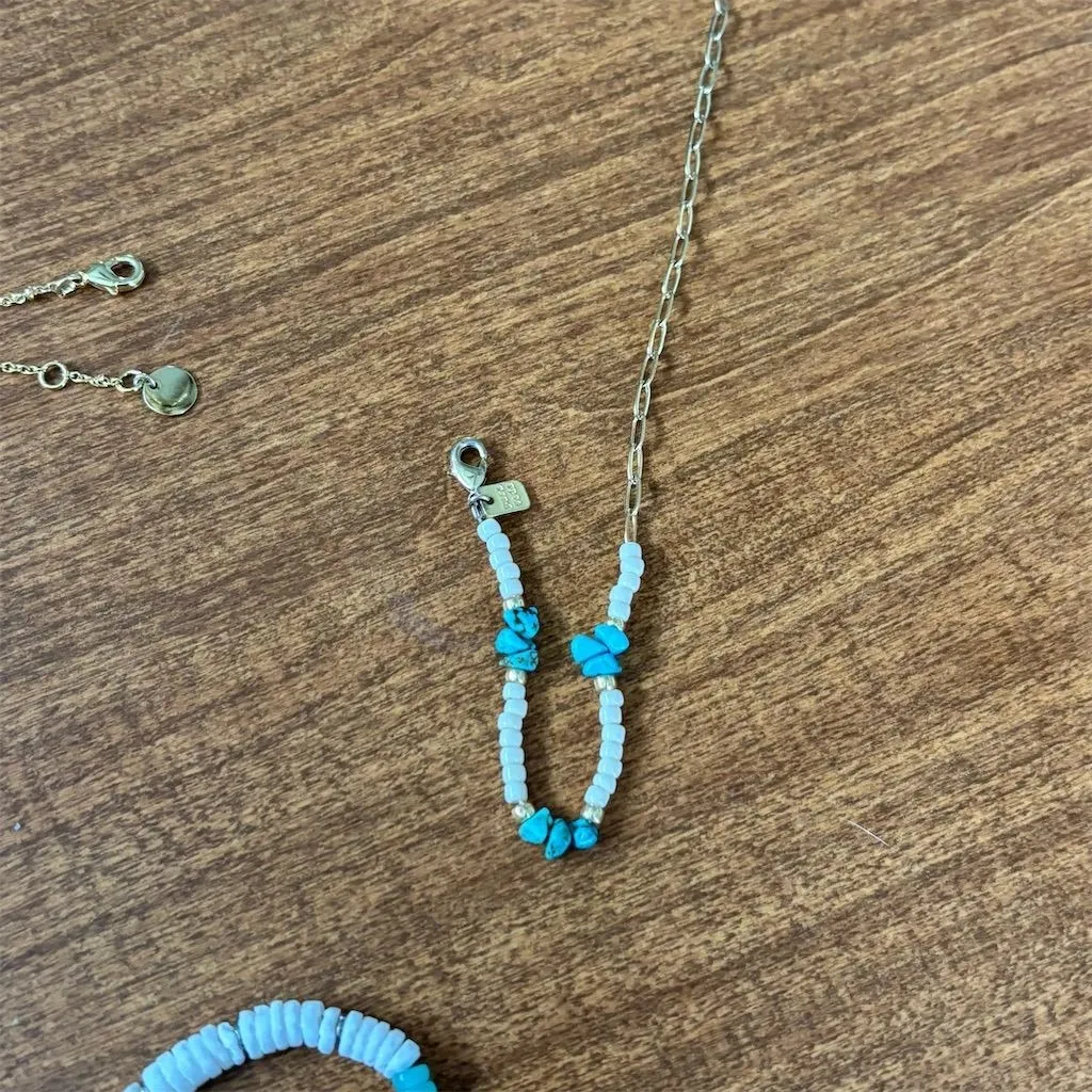 Three Bracelets Set Gold Tone Turquoise White Shell Beads Adjustable - Image 3