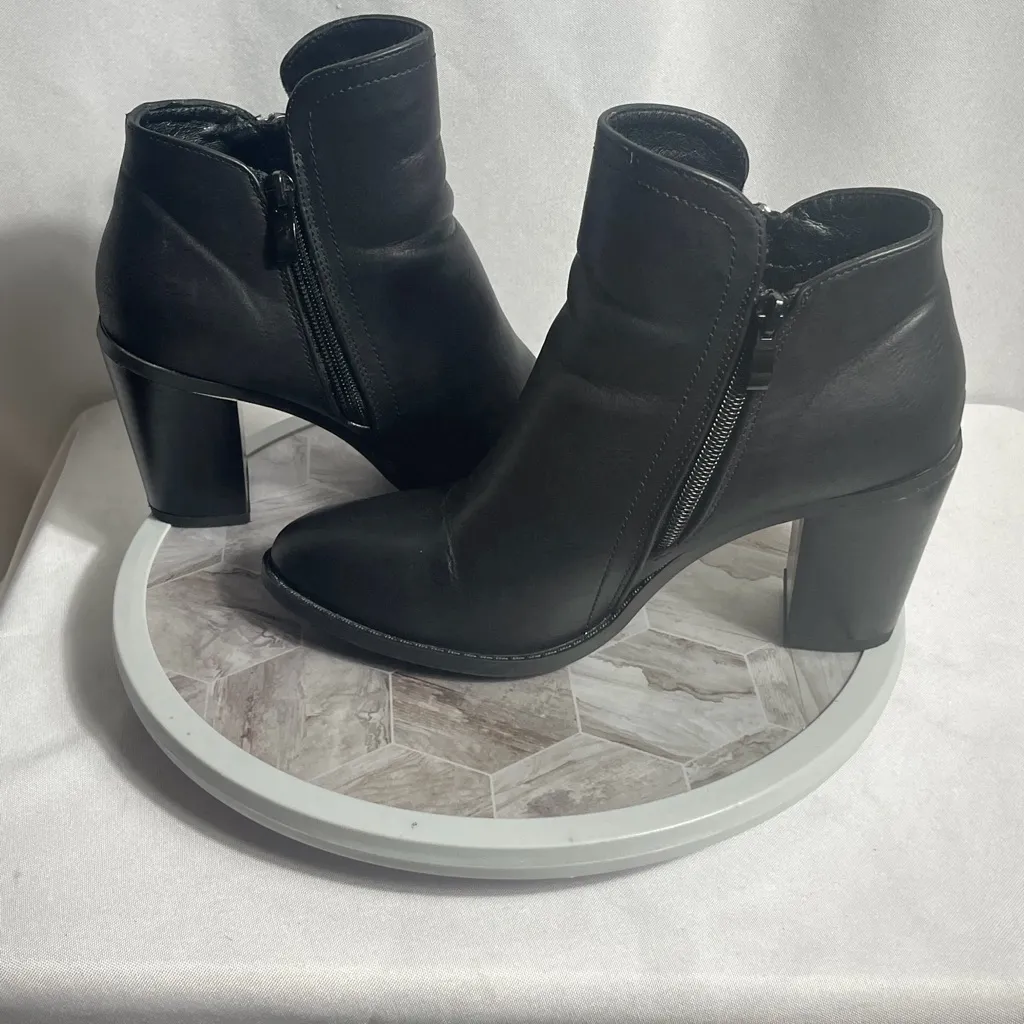 Buffy Black Ankle Booties Womens 8.5 Chunky Heel Side Zip Faux Leather - Image 4