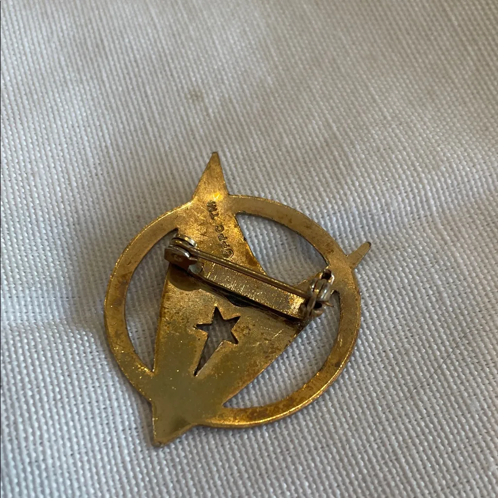 Star Trek starfleet command lapel pin Gold - Image 3