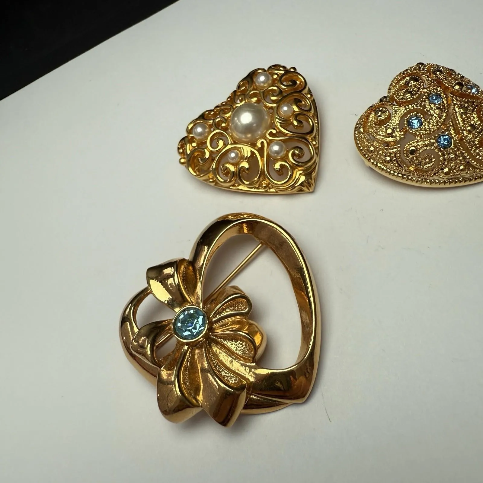 Heart Shape Brooch Pin 1 With Faux Pearl 2 Blue Rhinestone Gold Tone Lot Of 3 - Image 12