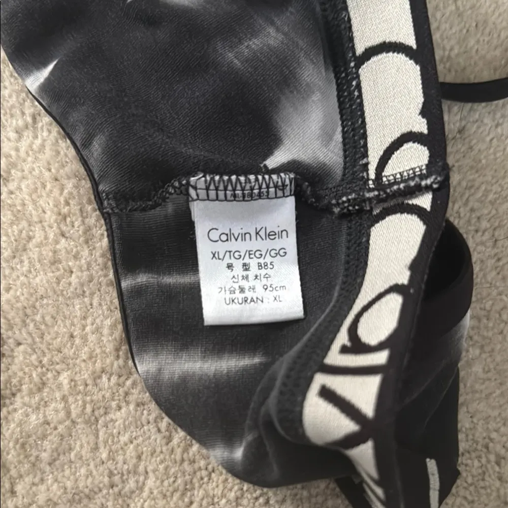 Calvin Klein Black Triangle Bra with Logo Band - Image 3