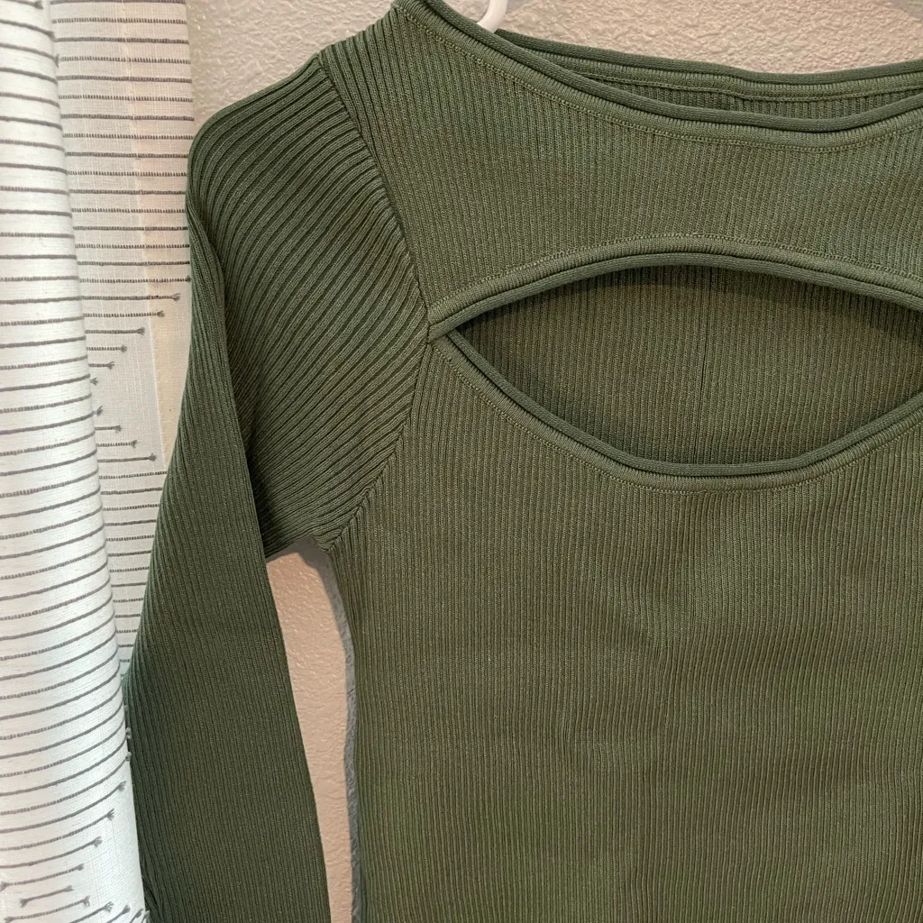 Sweater like long sleeve NWOT - Image 3