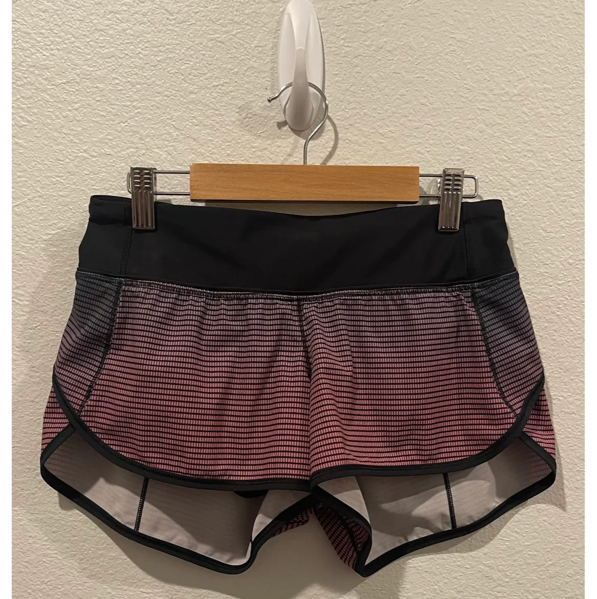 Lululemon  H2O Double Gradent Pink Black Speed Short - Image 3