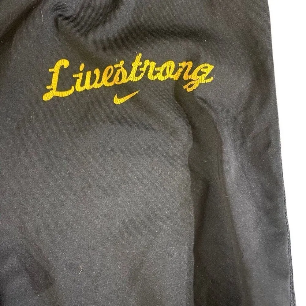 Nike Pro Livestrong black size large cracking on graphic - Image 5