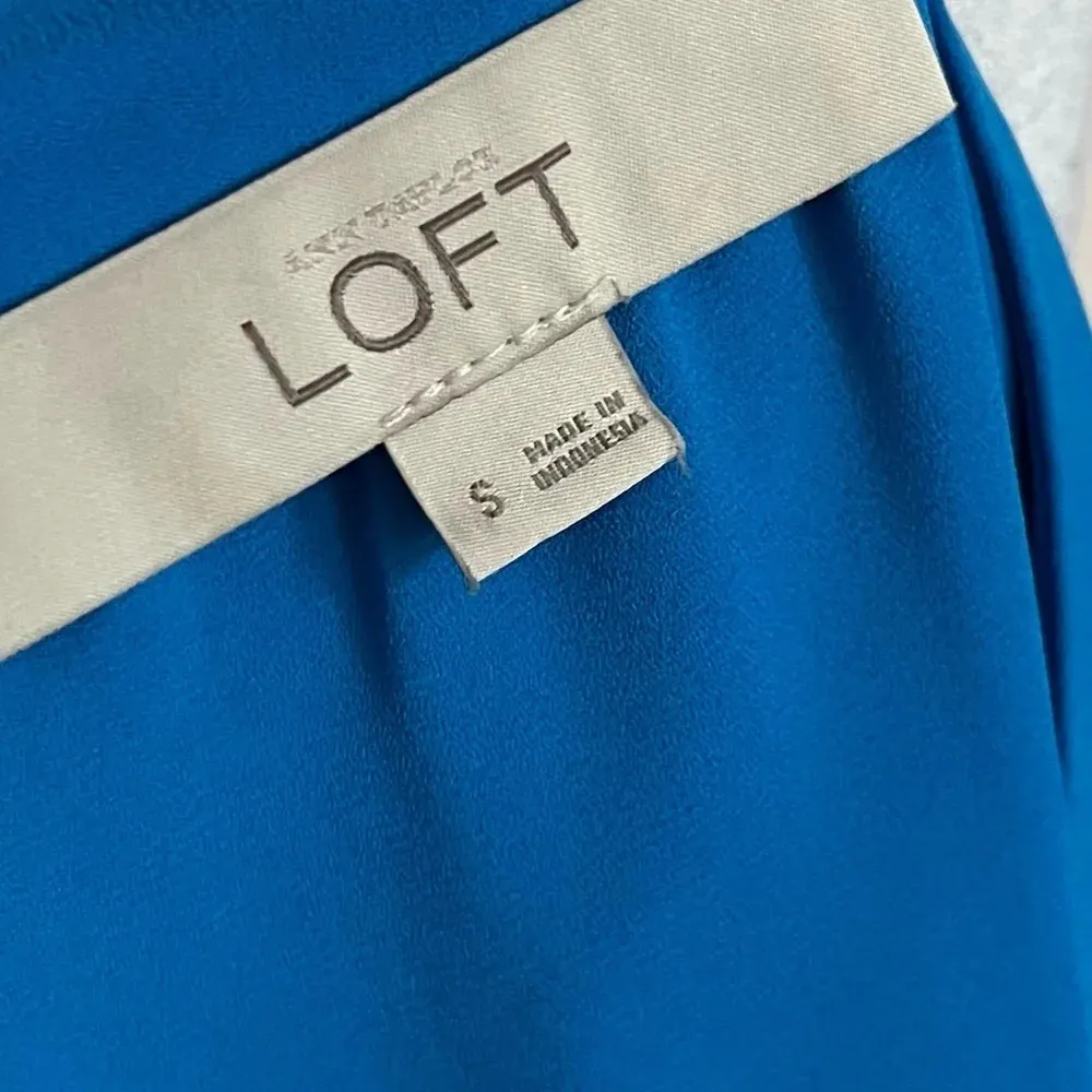 Loft • Blue Split Neck Tank Top - Image 5