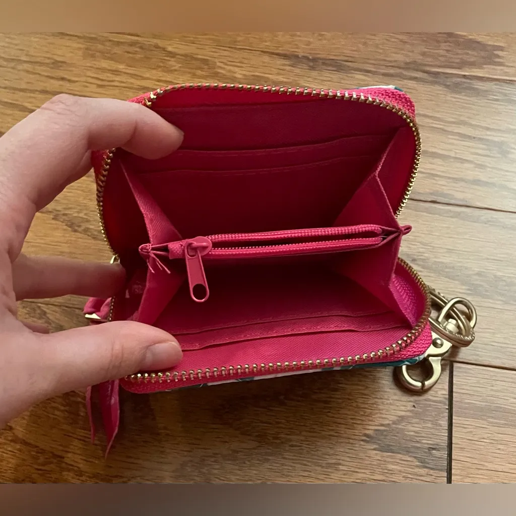 Simply Southern- Green Leaf Wristlet with Pink Zipper Brand New - Image 6