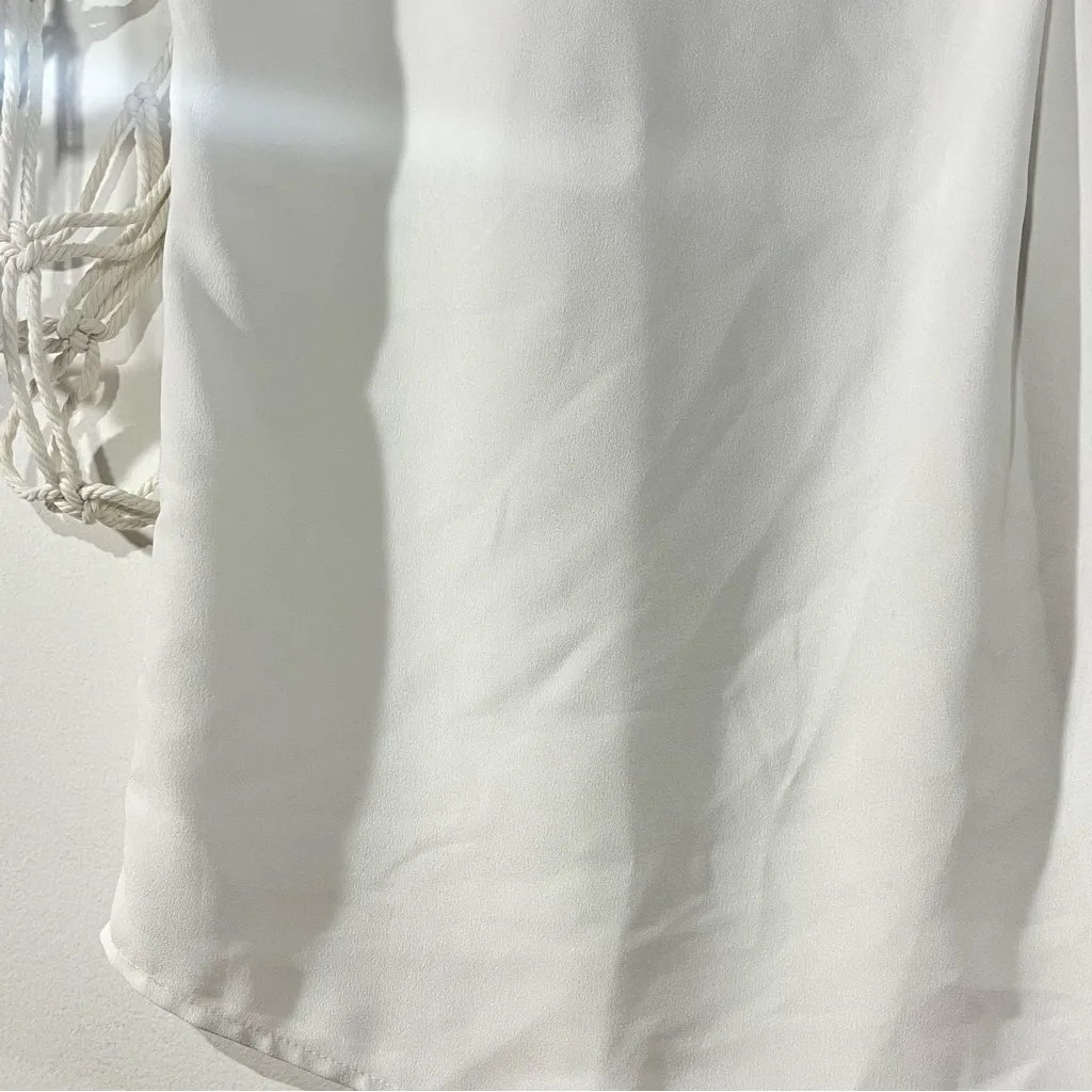 Banana Republic Blouse Elegant White Women's M Top Cap Sleeve Pleated V Neck - Image 6