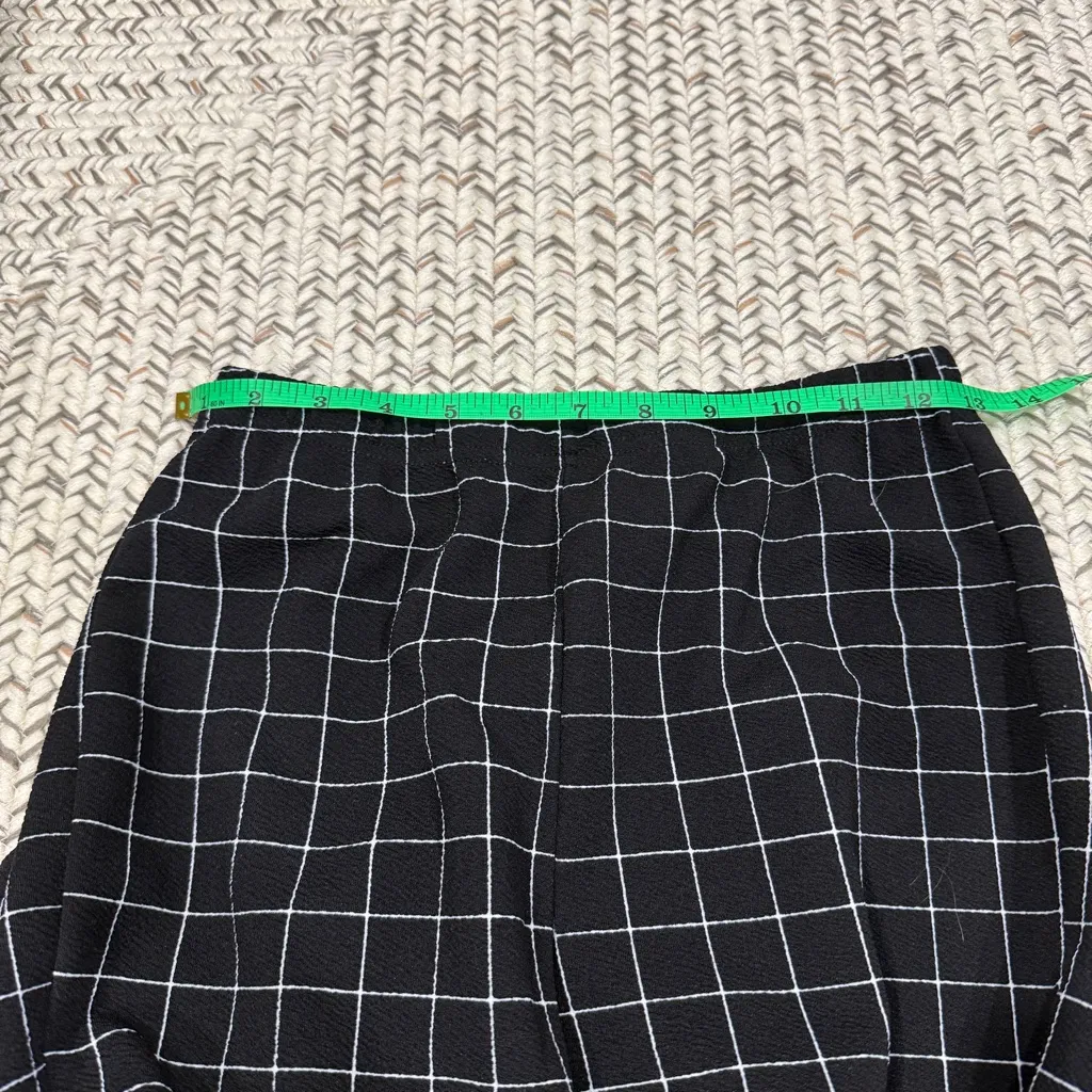 SHEIN Black and White Checkered High Waisted Leggings - Image 4