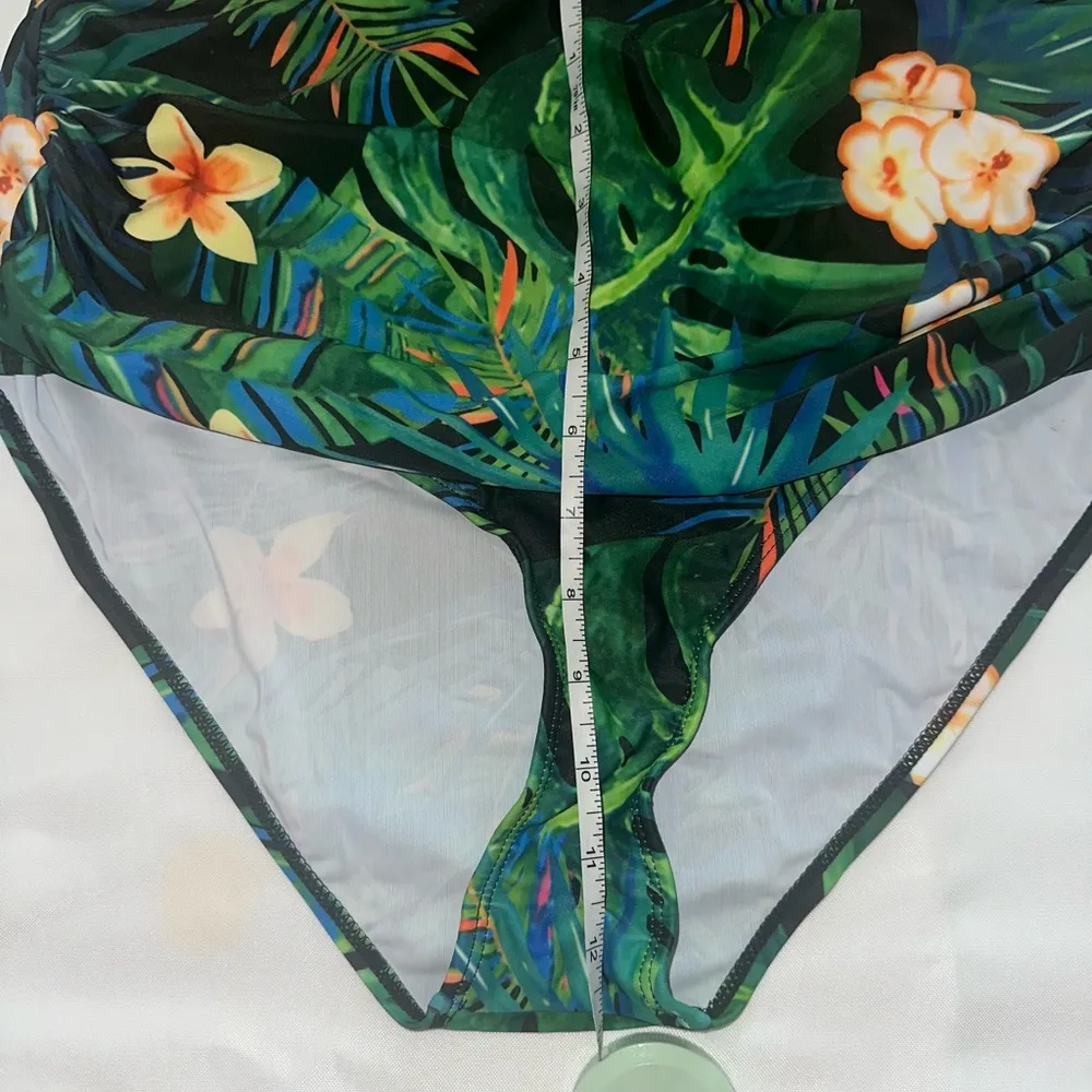New with tags Women’s 2 piece Bikini XXL Green Size 2X - Image 3
