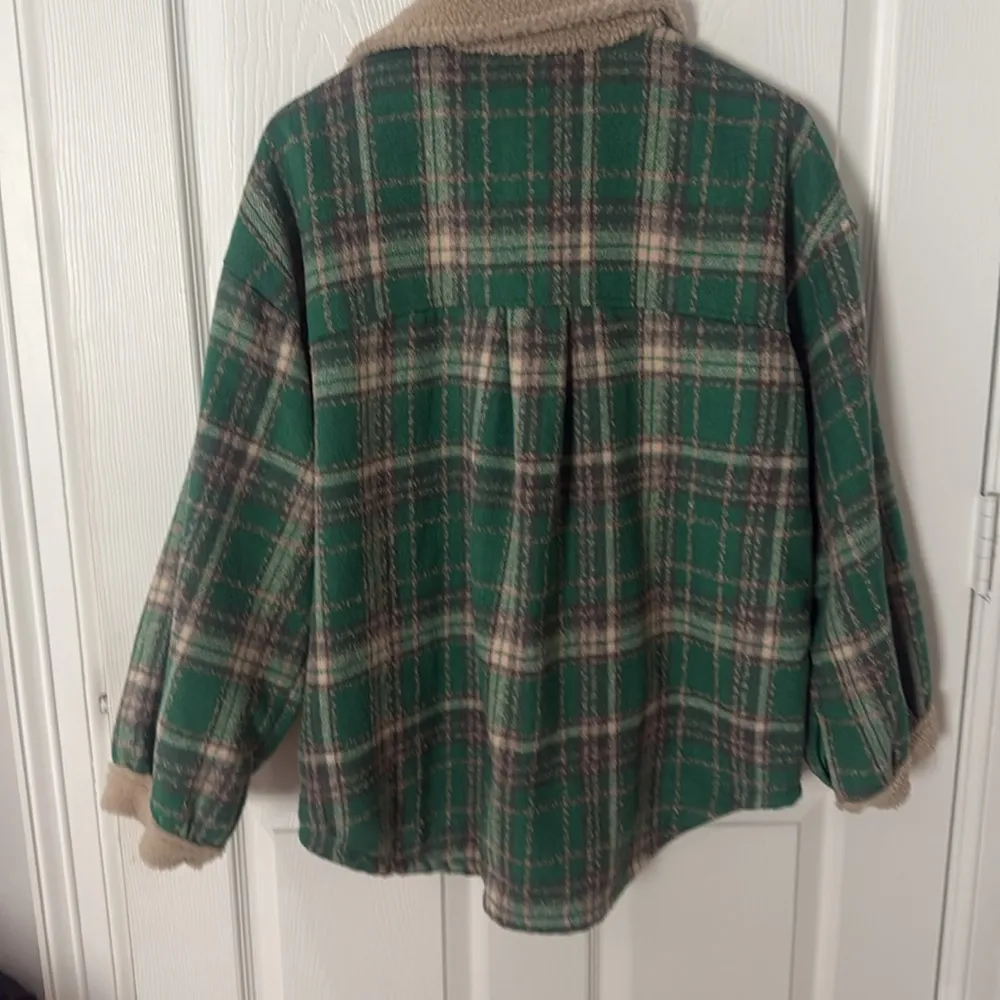 Plaid Green and Tan panache Shacket medium oversized fleece - Image 4
