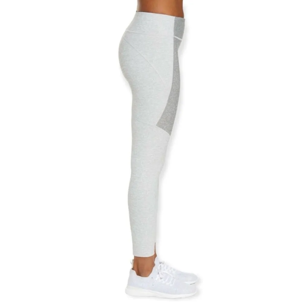 OUTDOOR VOICES Dove Grey Ash 3/4 Leggings Women’s Size Large - Image 4