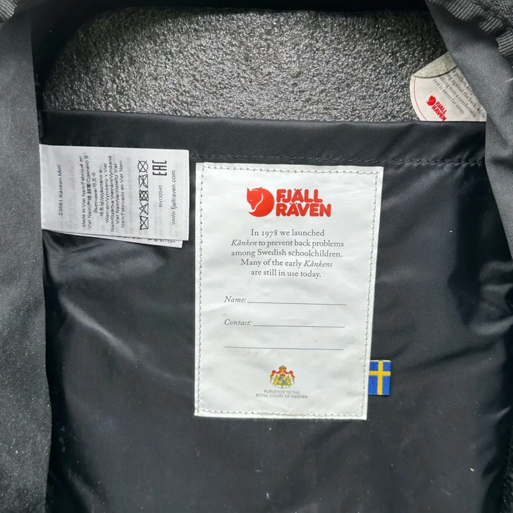 FJALLRAVEN KANKEN Black Mini Backpack - Image 7