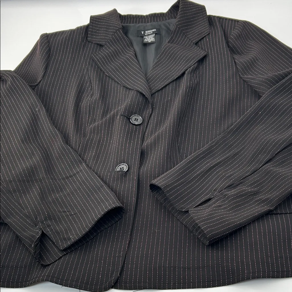 Tahari Black Pinstripe Blazer - Image 7