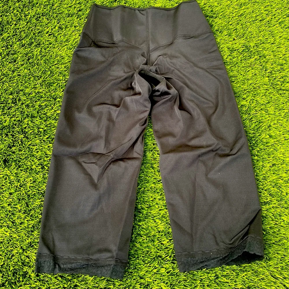 Shapewear Capri style Black Size L - Image 3