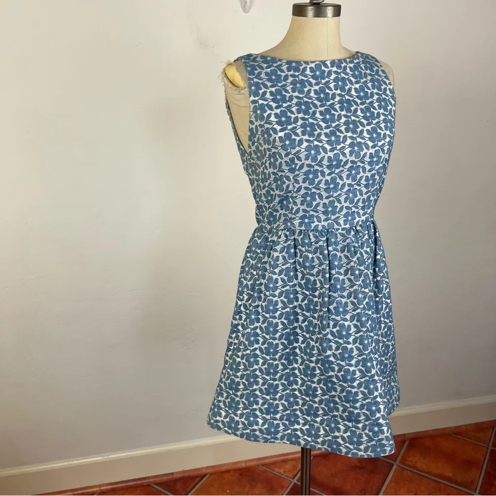 Alice + Olivia Lillyanne Puff Skirt Mini Dress in Blue - Image 3