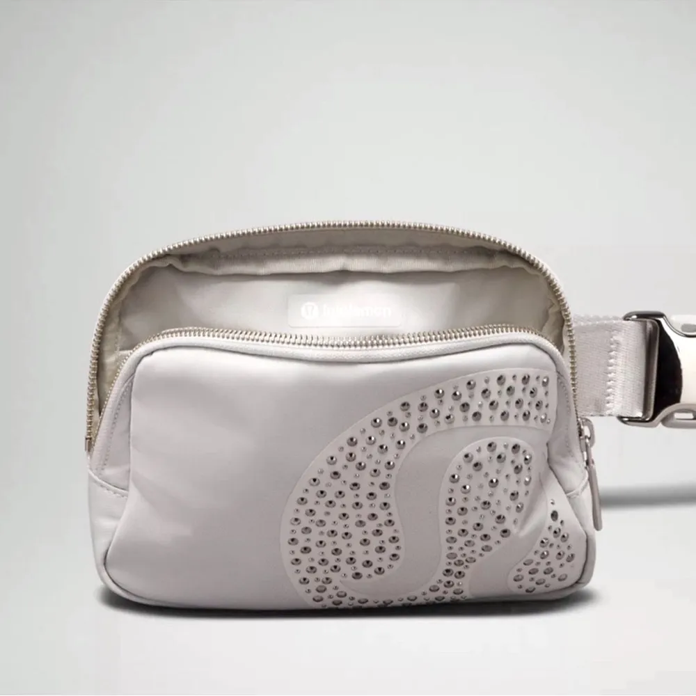 Lululemon NWT  1L Vapor White with Studded Logo Everywhere Belt Bag - Image 7