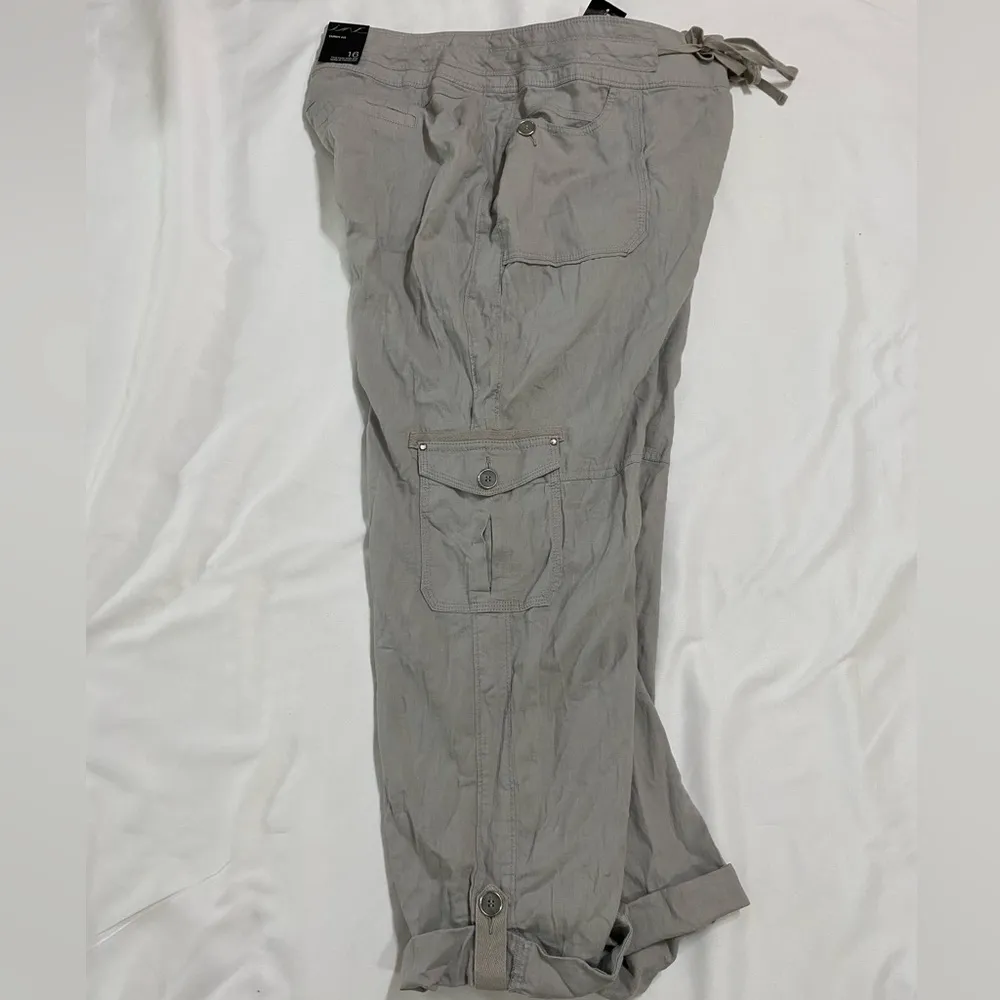 Oceans Tale linen blend roll tab cargo Capri pants Size 16 - Image 4