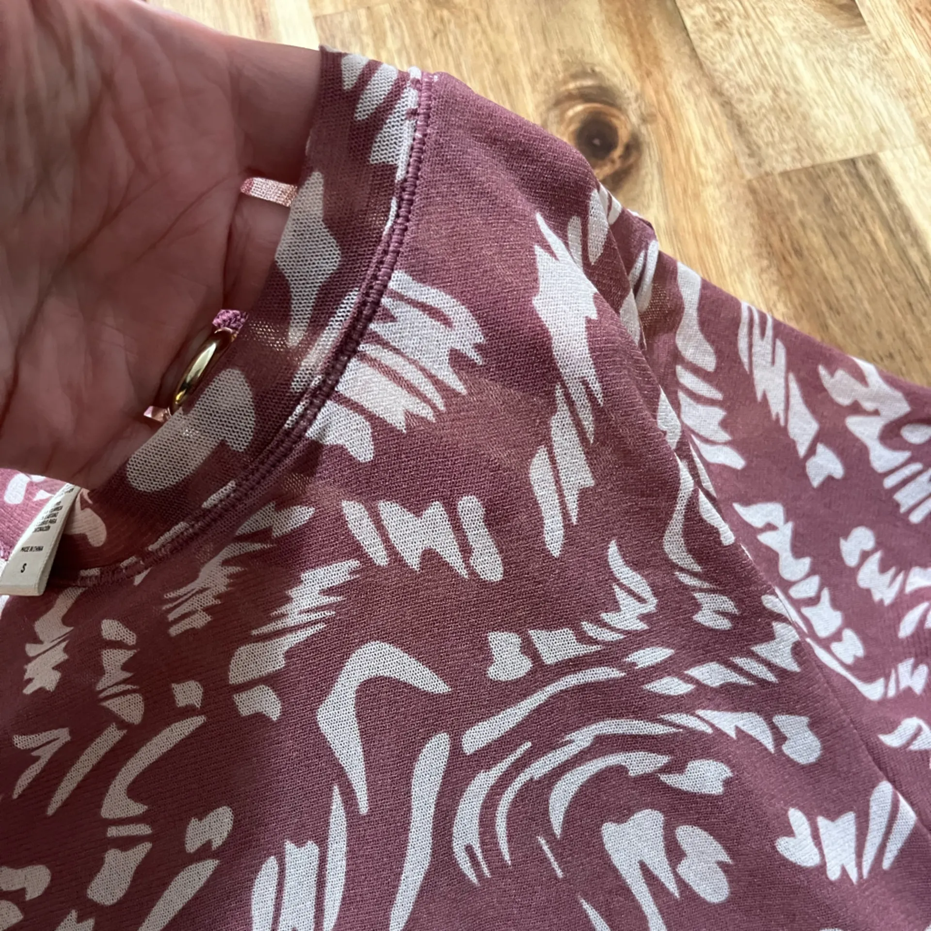 Skims top purple and Abstract signature mesh Tee S - Image 6