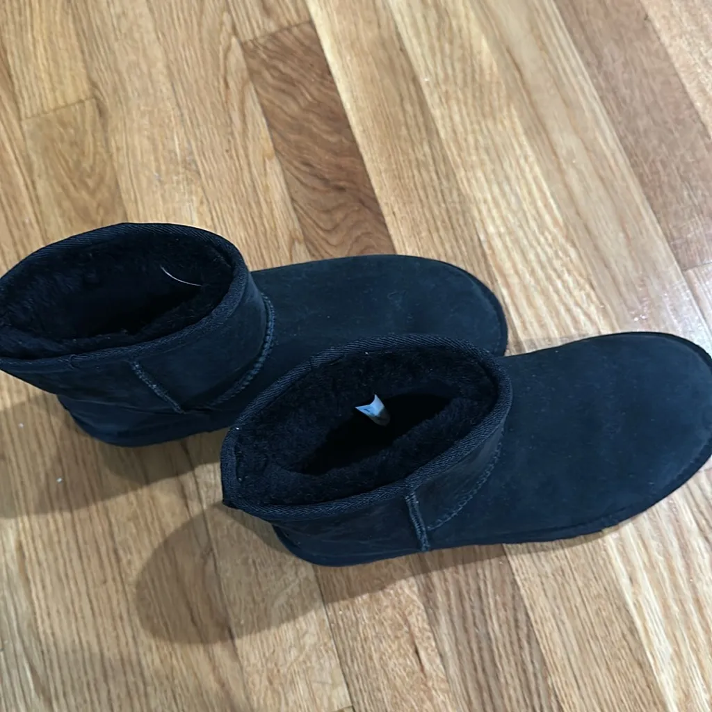 Black Classic Ugh Mini II - Image 5