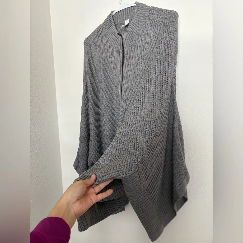 Lululemon Athletica Gray Poncho Sweater size M/L - Image 6