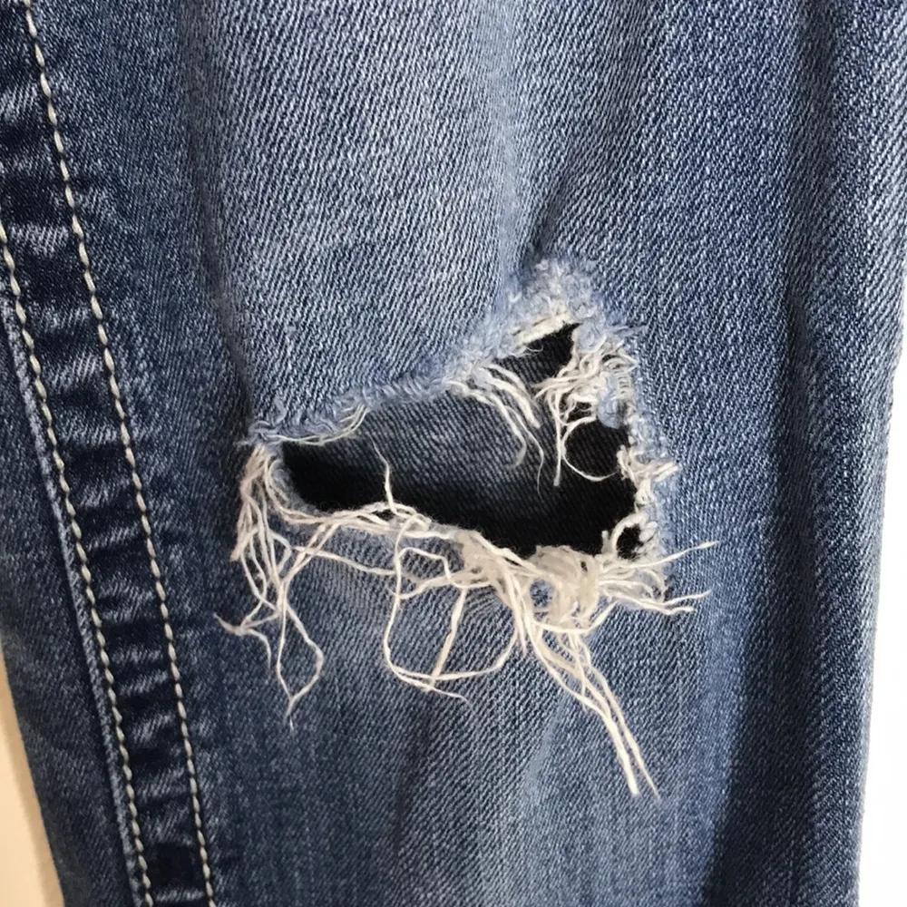 Miss me ladies distressed medium wash straight denim jeans size 28 - Image 7