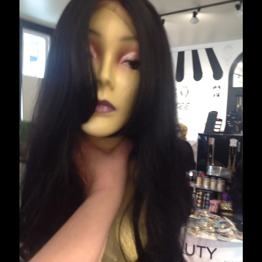 Swisslacefront long New black wig - Image 3