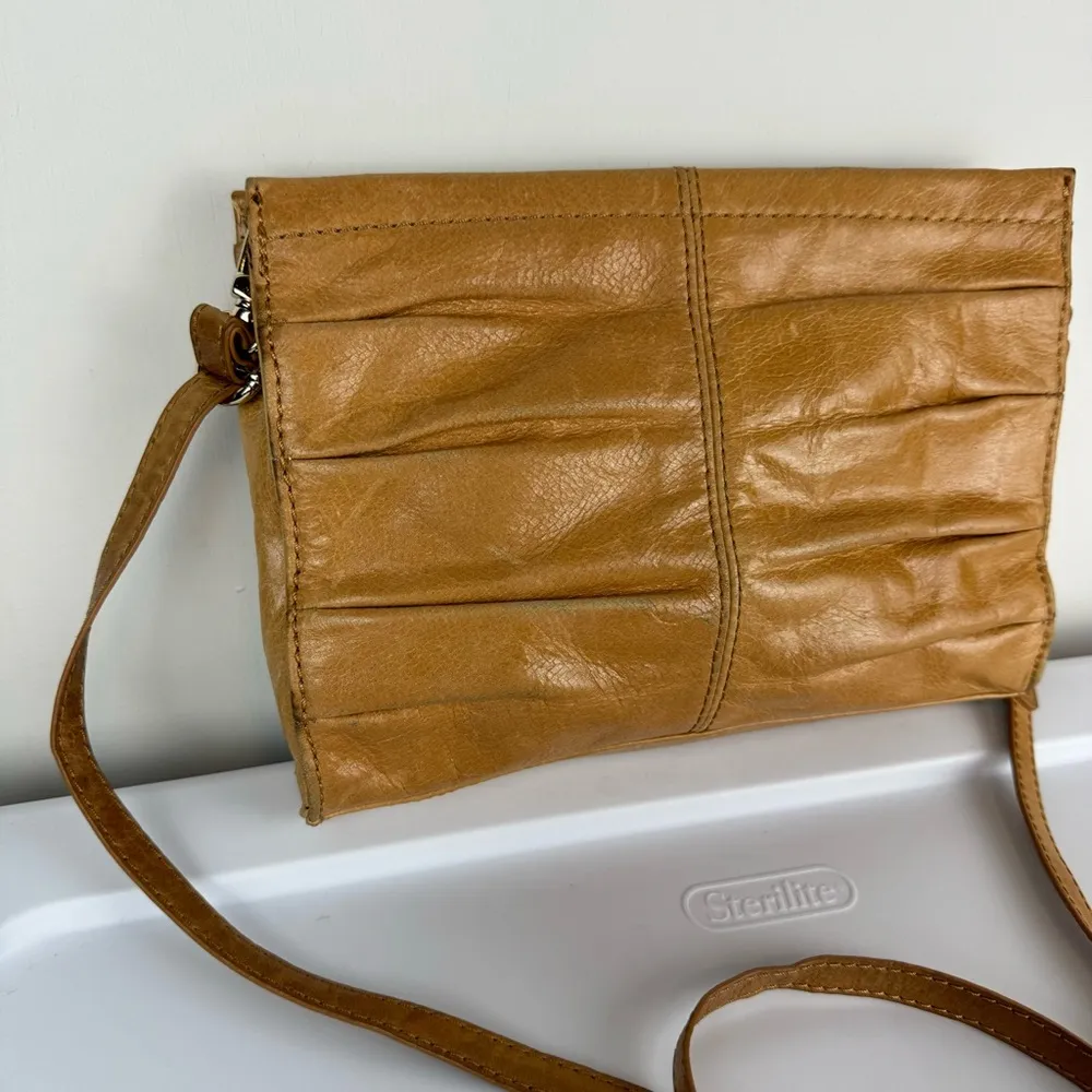 The Sak Tan Leather Crossbody Bag - Image 6