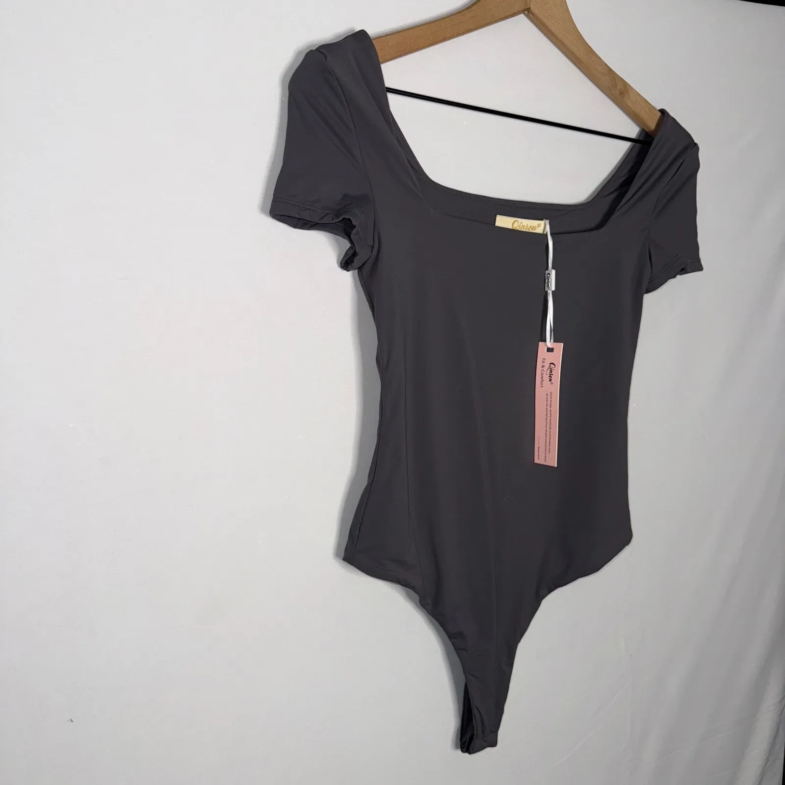 NWT Capped Sleeve Off the Shoulder Grey Bodysuit Thong Style Size XS - Image 2