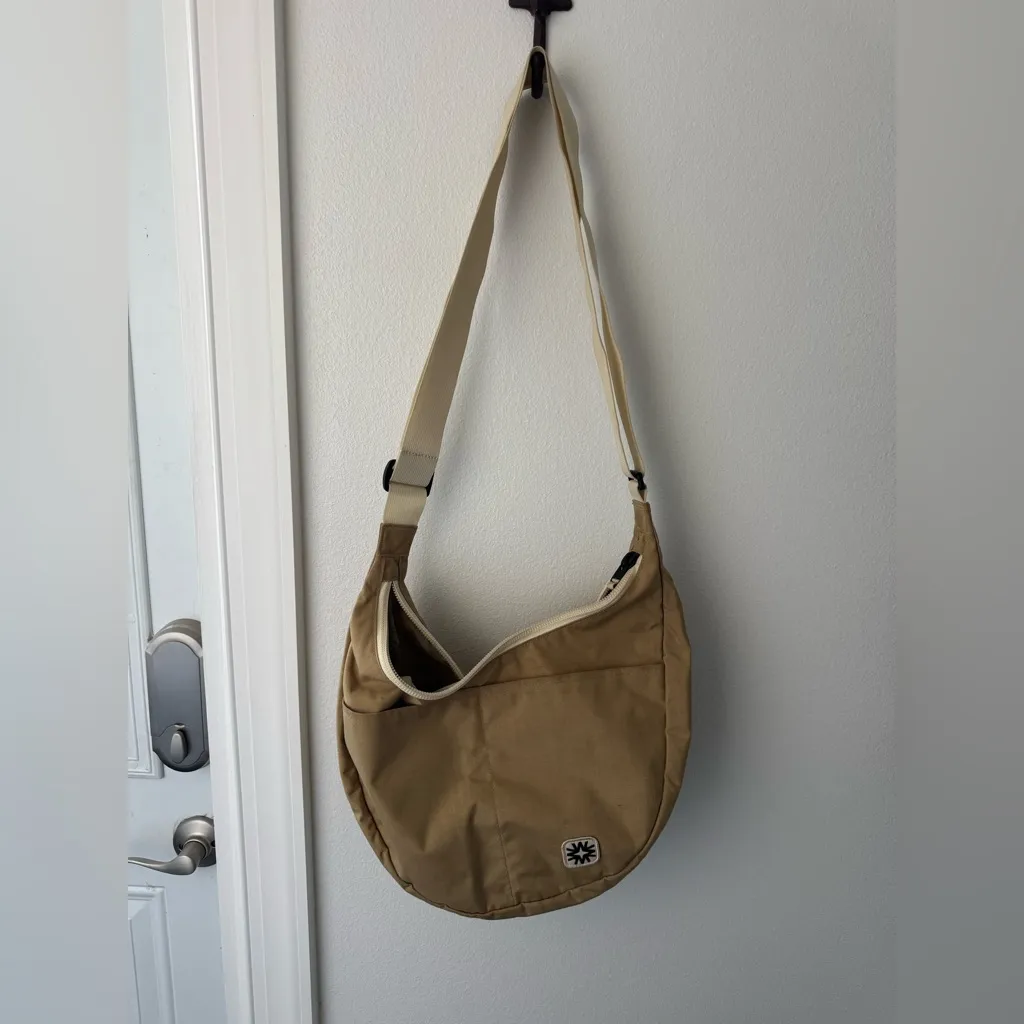 • Walker Family Goods • Tan Bay Bag (larger size) - Image 9