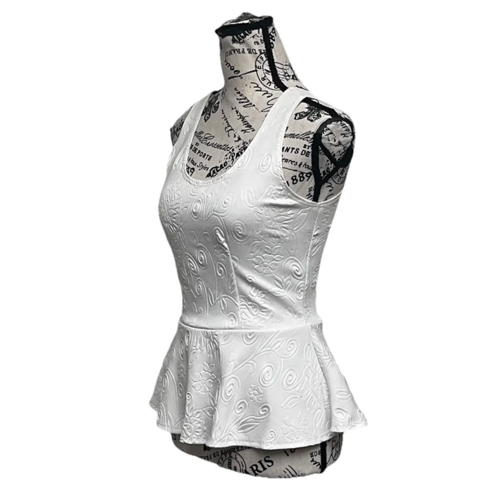 Y2K White Textured Peplum Tank Top Women’s Scoop Neck Blouse 5 - Image 3