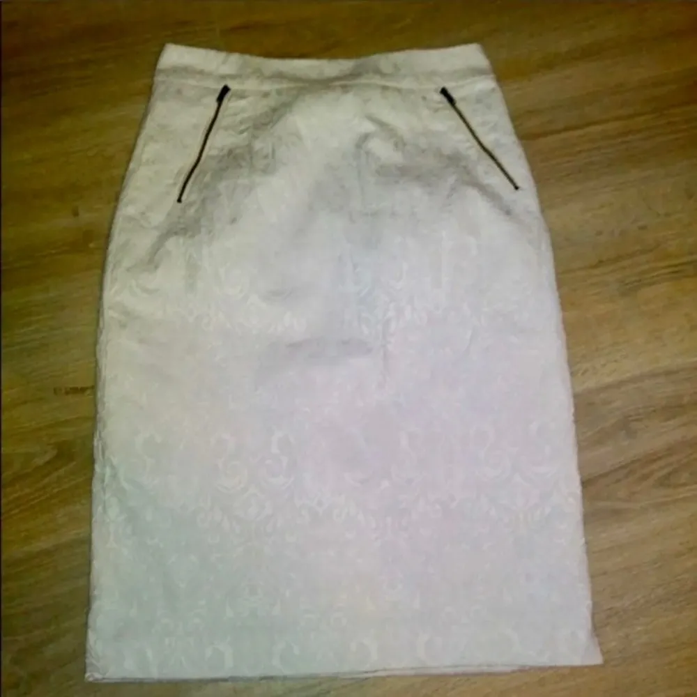 Nordstrom  DE Collection white double zip pencil skirt - Image 7