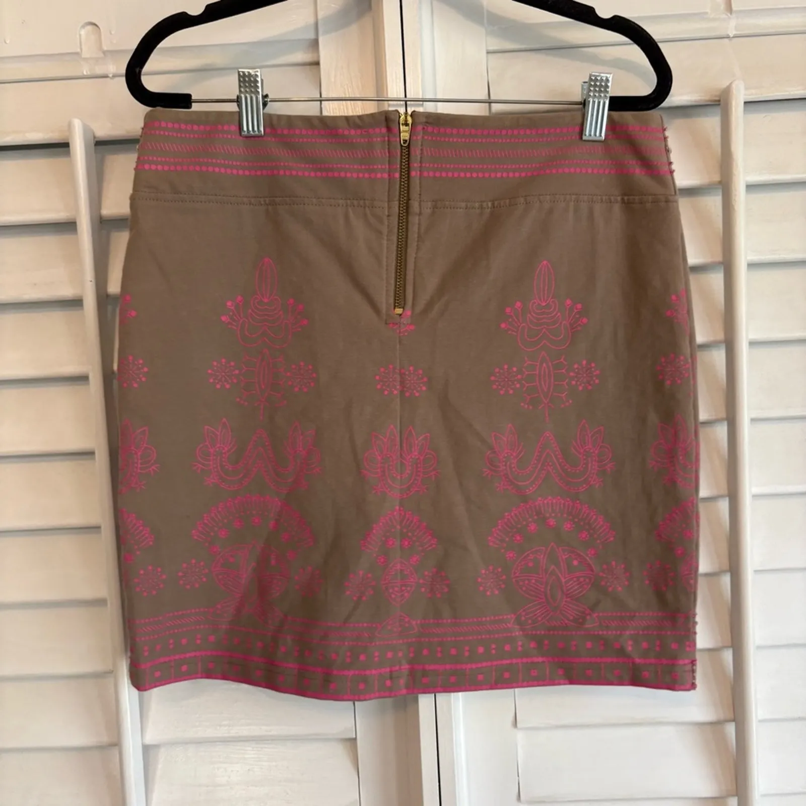Basil Tan And Pink‎ Beaded Mini Skirt Size Medium - Image 2