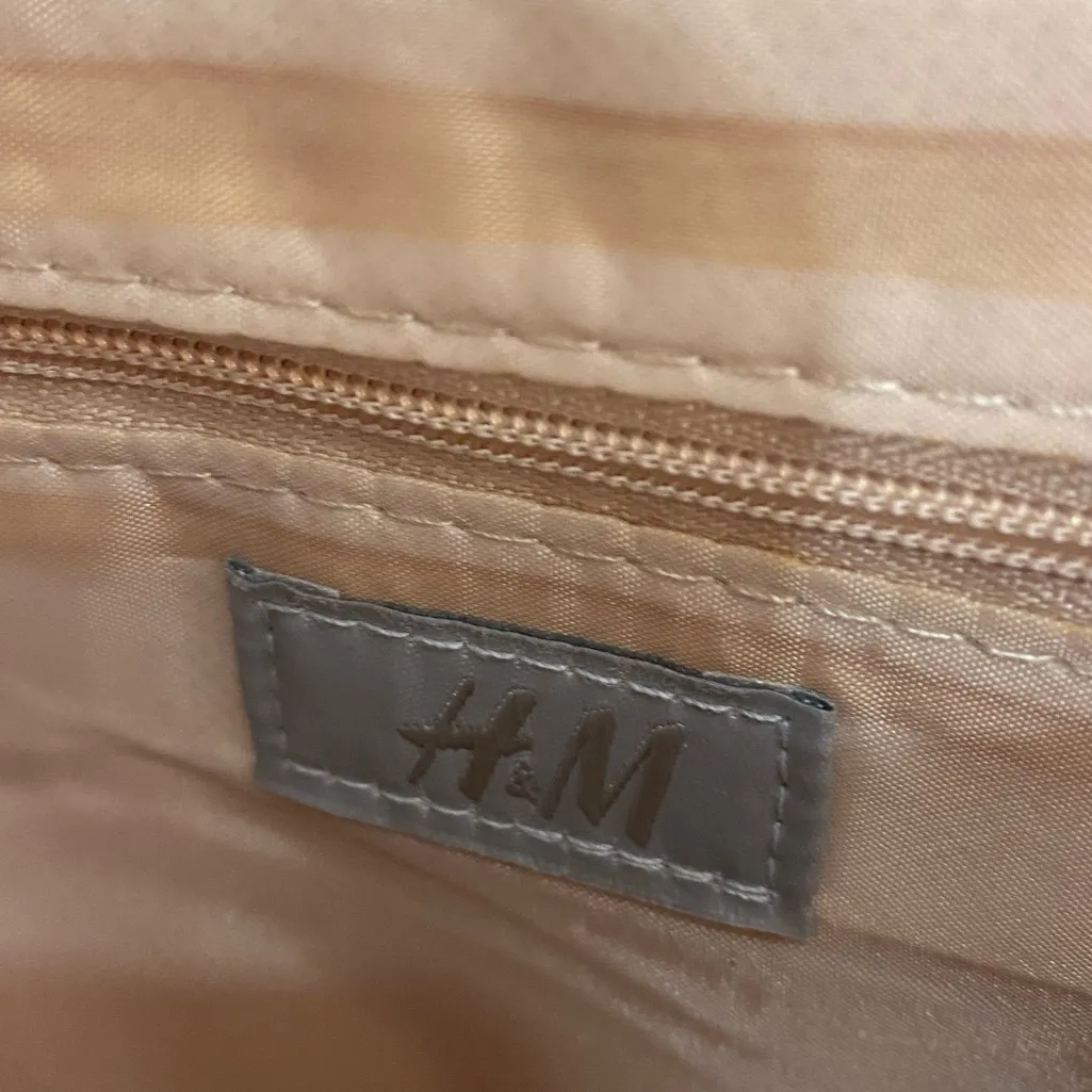 Blush Pink H&M Large Clutch & Shoulder Bag with Rosettes and Metal Chain - Image 12