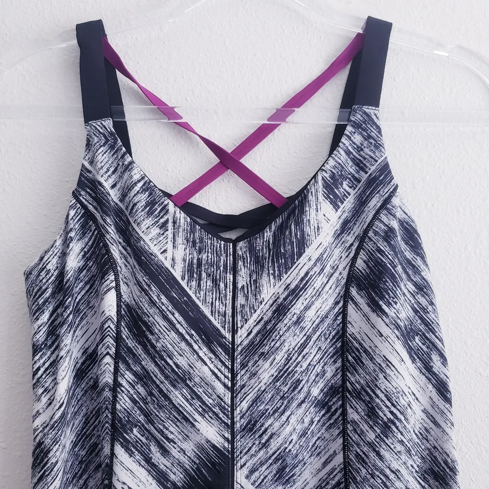 Lululemon Hot To Street Tank Athletic Sports Top - Image 4
