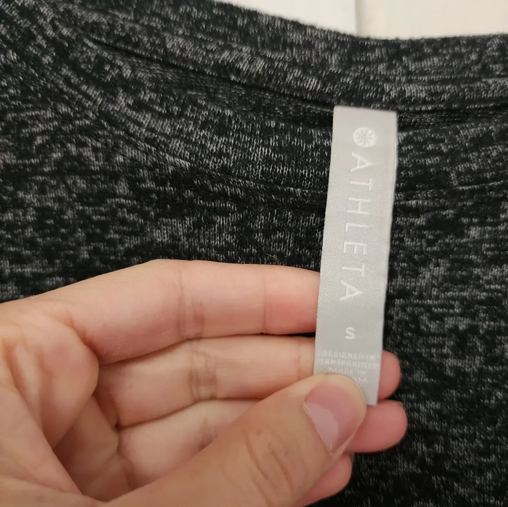 Athleta Mindful Pullover in Charcoal Grey Heather - Image 5