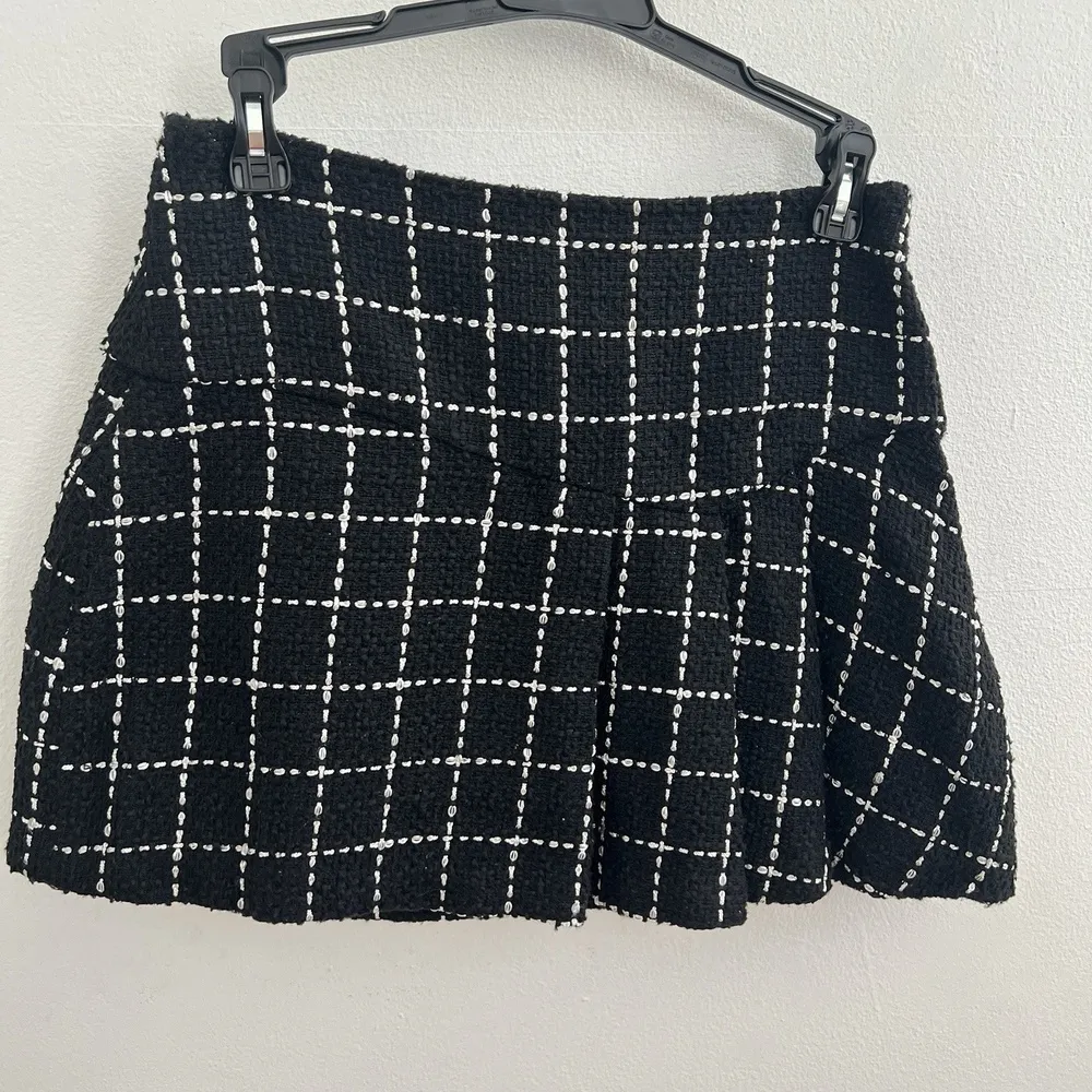NEW BCBGeneration plaid Tweed Skirt Side Pleat Grid Size 4 - Image 8