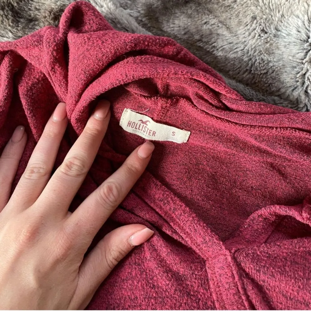Hollister SUPER Soft Red Hoodie - Image 4