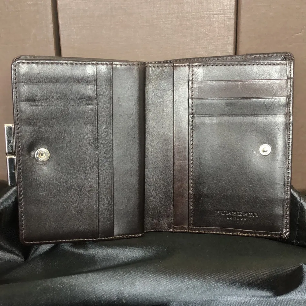 BURBERRY Nova Check Compact Brown Leather and Canvas Kisslock Wallet - Image 7