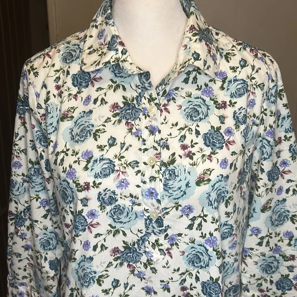 Tuckernuck The Shirt Rochelle Behrens Floral Pullover Button Down Top Size Small - Image 3
