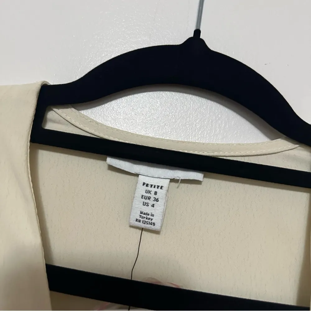 NWT Topshop Wrap Belted Cream Blouse size 4 - Image 7