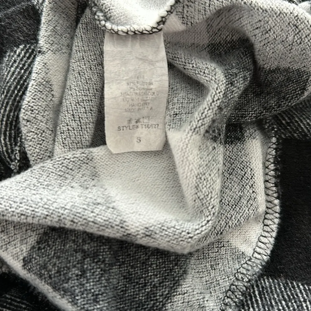 White Birch Buffalo Print Off Shoulder Sweater Sz S - Image 5