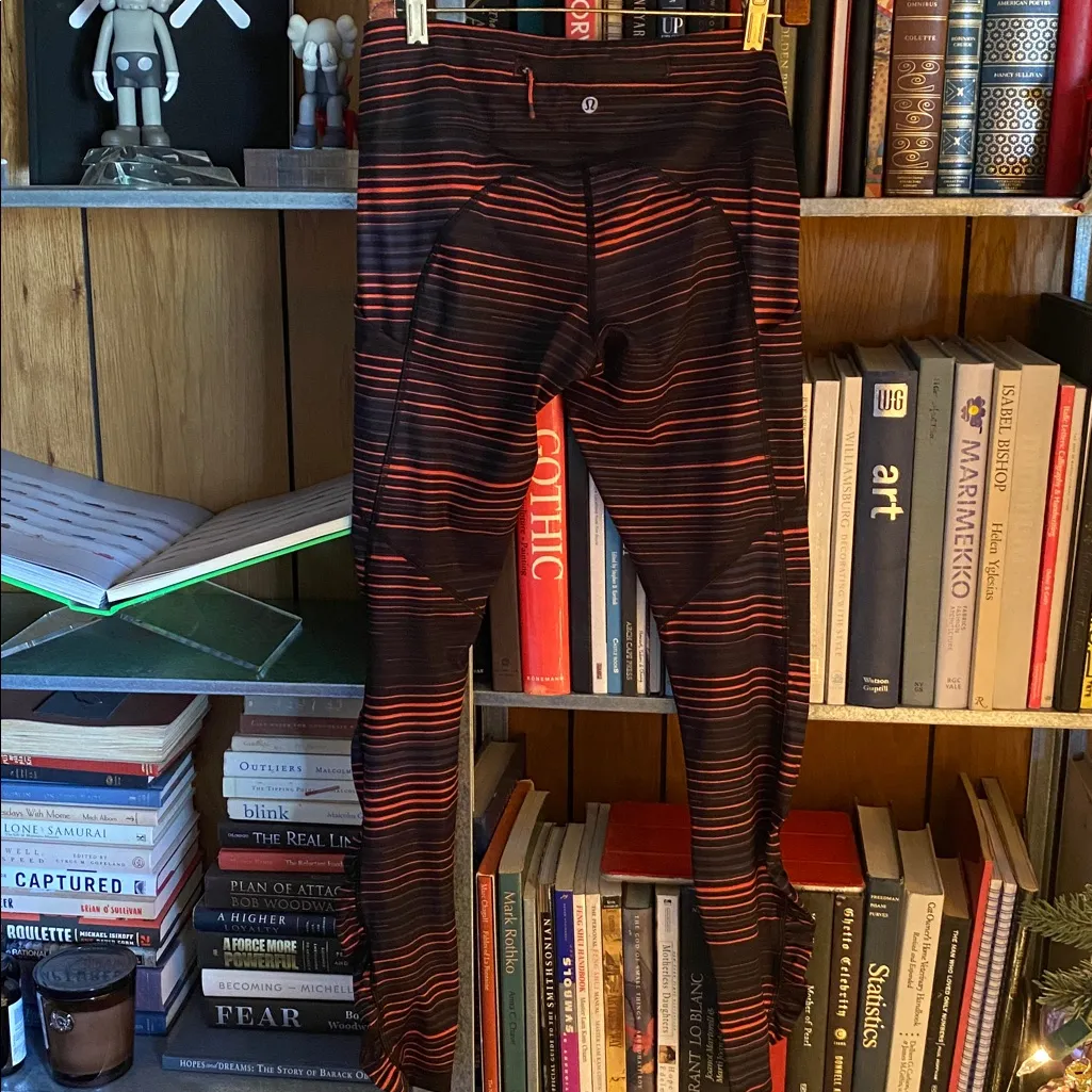 Lululemon Running Walking Speed Tight IV, size 6 - Image 6
